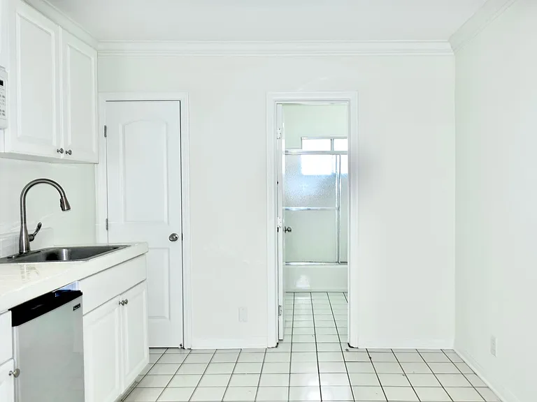 12740 Matteson Ave — Photo 12