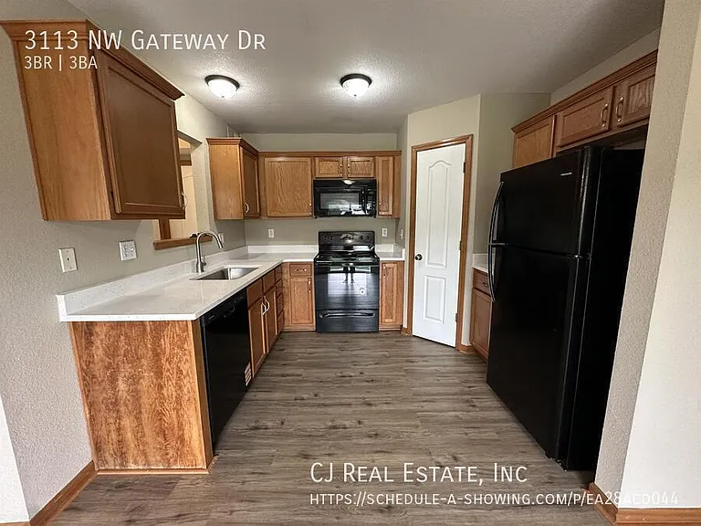 3113 NW Gateway Dr — Photo 6