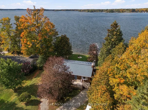 2698 Westview Rd, Selwyn, ON K0L 2H0
