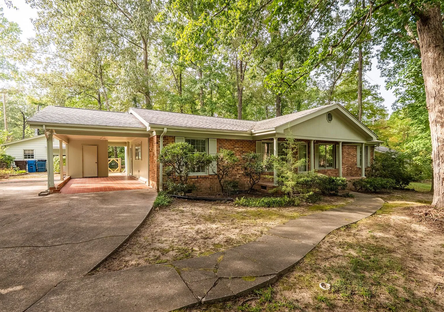 Charming 3BR/2BA Near Duke University — Photo 3