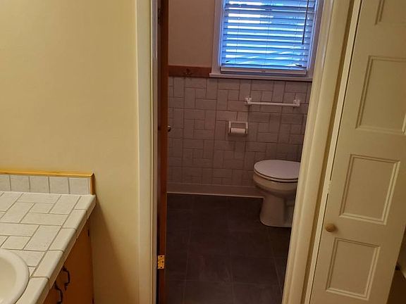 5th image of 1145 Ponderosa Dr
