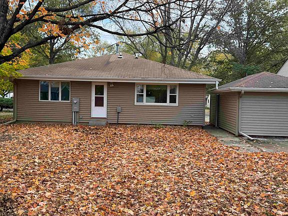 5th image of 821 Fisher Ct