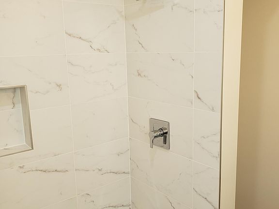 5th image of 1016 S Mariposa Ave
