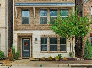 203 Peach Orchard Ln, Euless, TX 76040