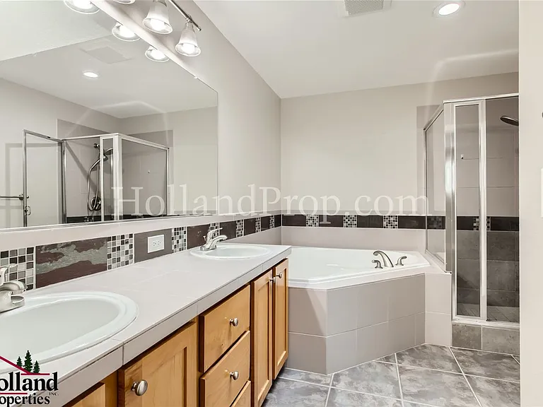 10823 SW Celeste Ln — Photo 10