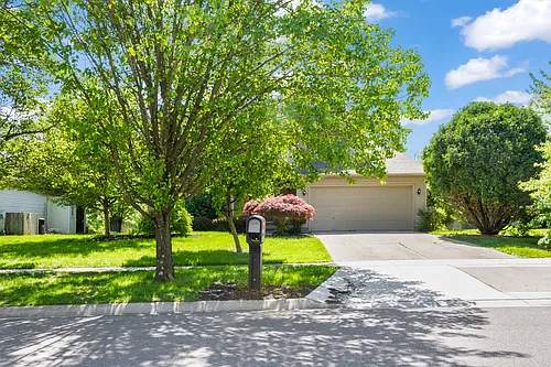 1637 Cantebury Ln Photo 1