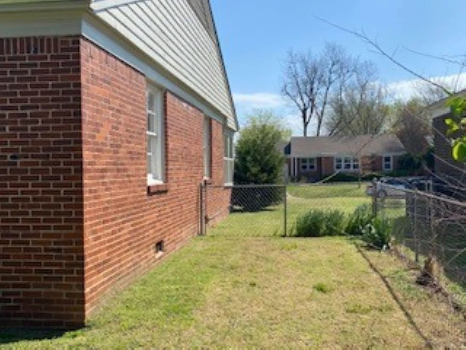 3 bed, 1800 sqft, $1,600 — Photo 3
