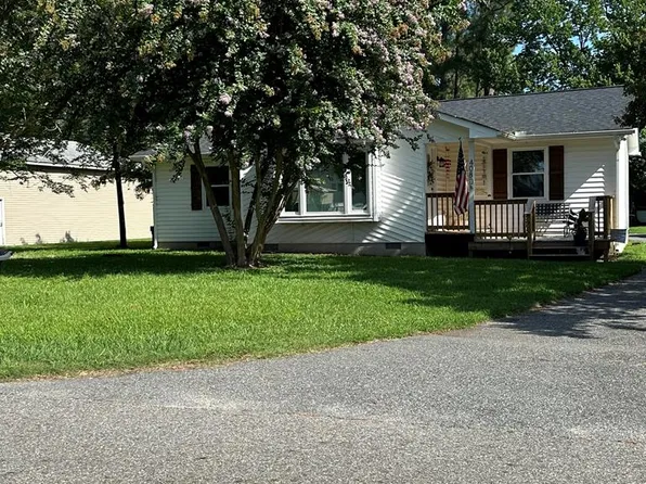 4080 S Riverside Dr, Lanexa, VA 23089