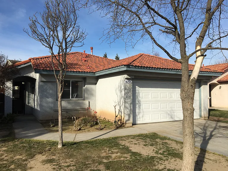 4296 W Yale Ave — Photo 2