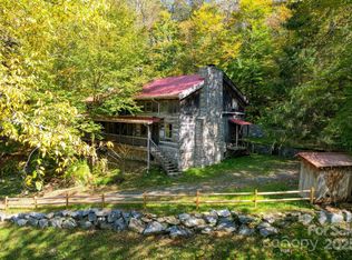 1495 El Miner Dr, Mars Hill, NC 28754