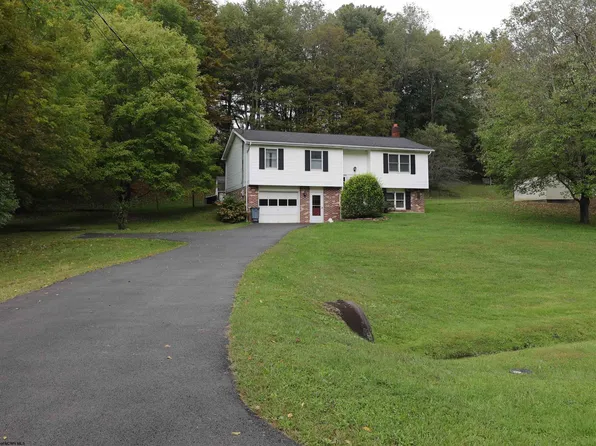 215 Whipporwill Dr, Elkins, WV 26241