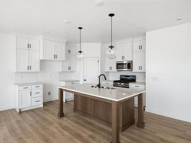 946 E Malibu Ln — Photo 10