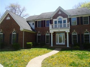 800 Stone Bridge Springs Dr, Chesterfield, MO 63005