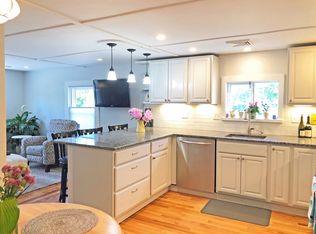 30 Washington St, Becket, MA 01223