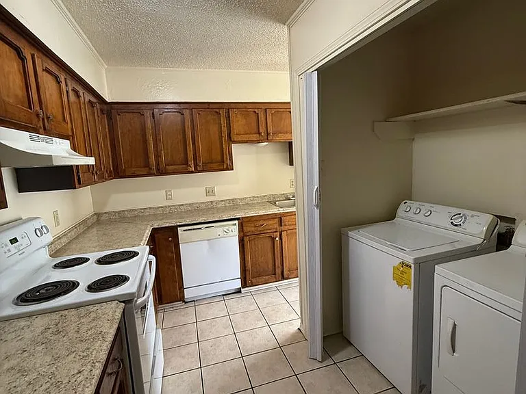 8724 Gsri Ave — Photo 6
