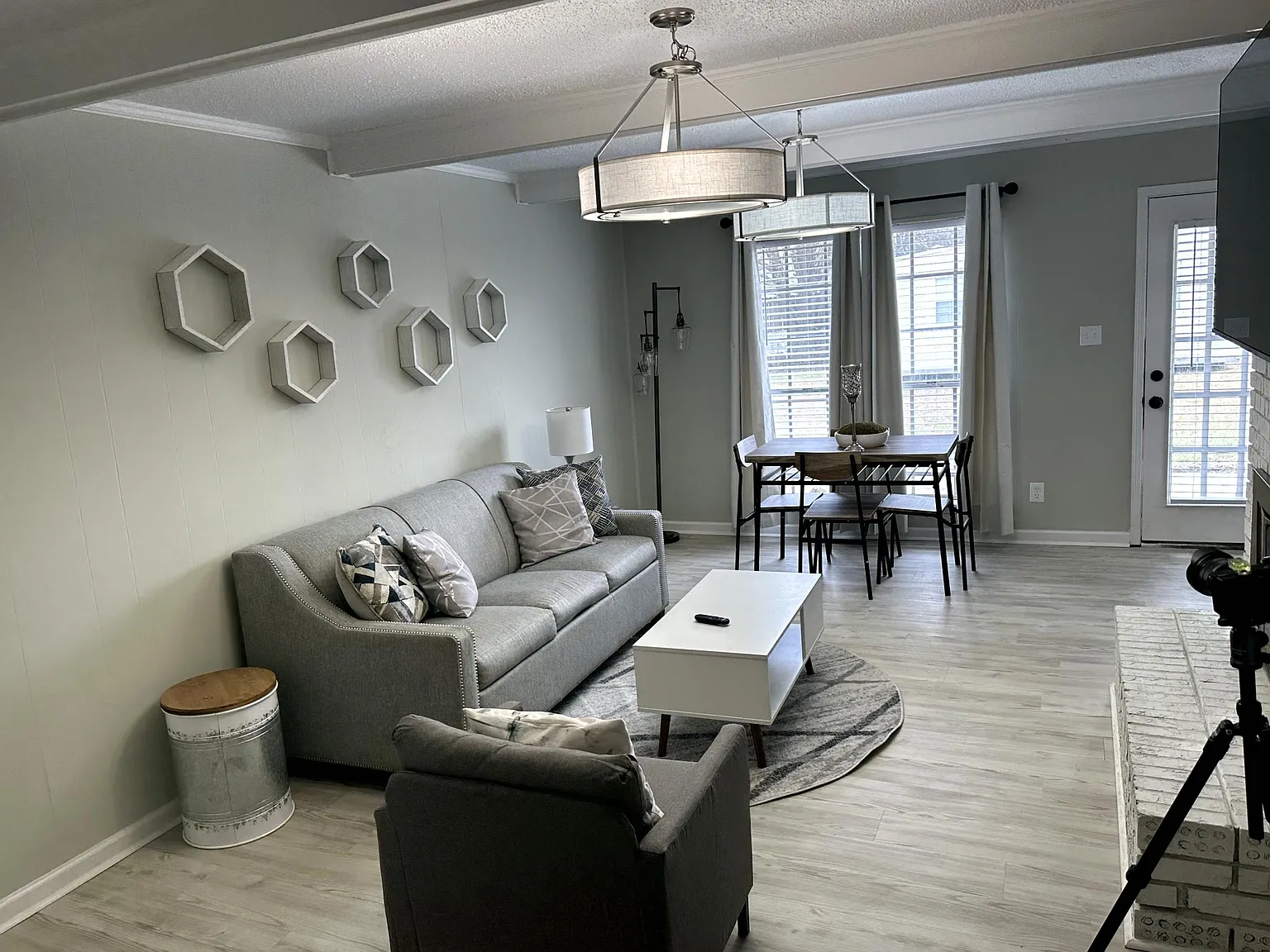 4 bed, 3.0 bath, 1899 sqft, $706 — Photo 3