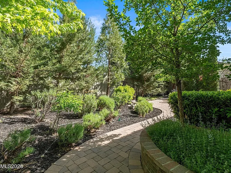 1610 Box Canyon Dr — Photo 32