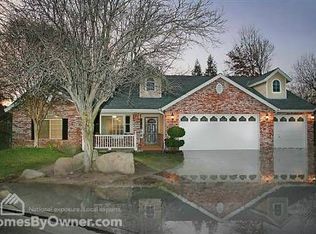 323 Cromwell Ave, Clovis, CA 93611