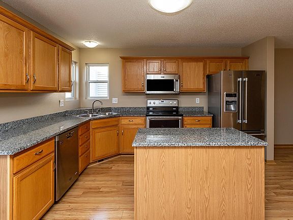 4th image of 1225 SW Twin Gates Dr