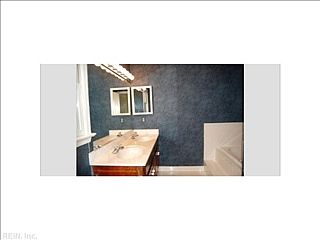5th image of 5113 Dorset Mews