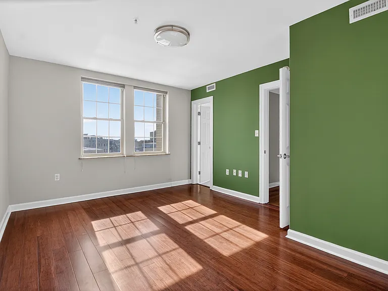 1417 Newton St NW #404 — Photo 7