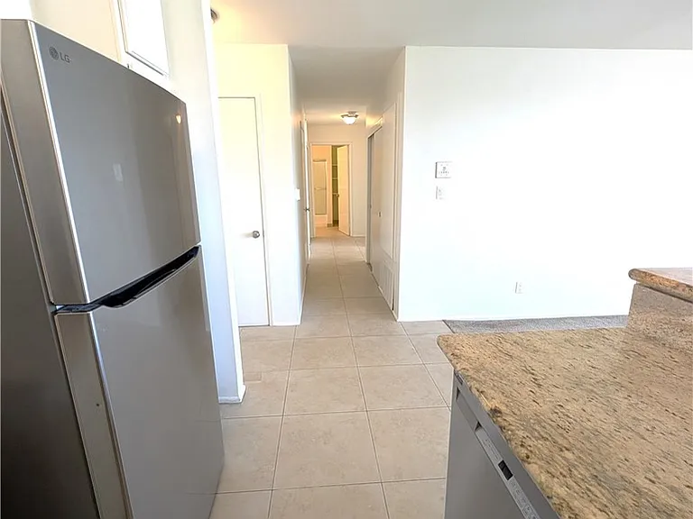 17330 Chatsworth St #9 — Photo 6