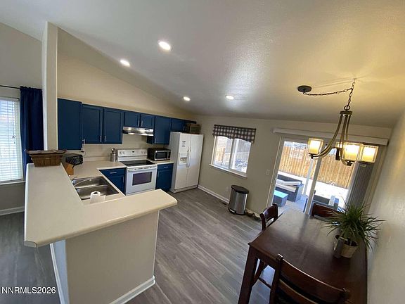 3rd image of 621 Keppel St