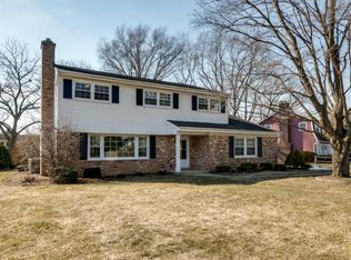 2S052 Big Horn Dr, Wheaton, IL 60189