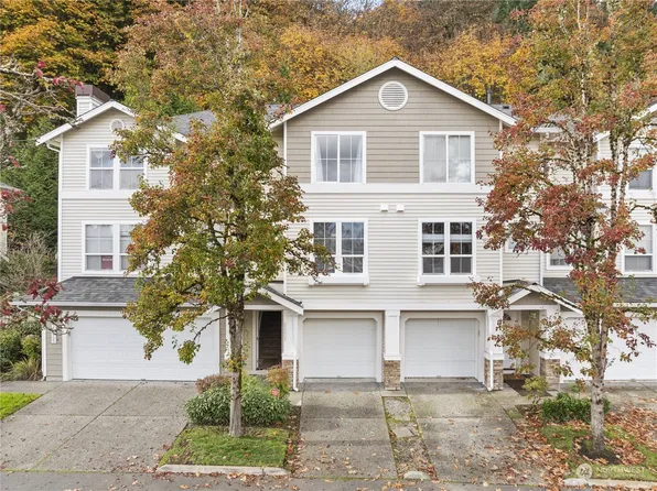 22007 S 39th Place, Kent, WA 98032