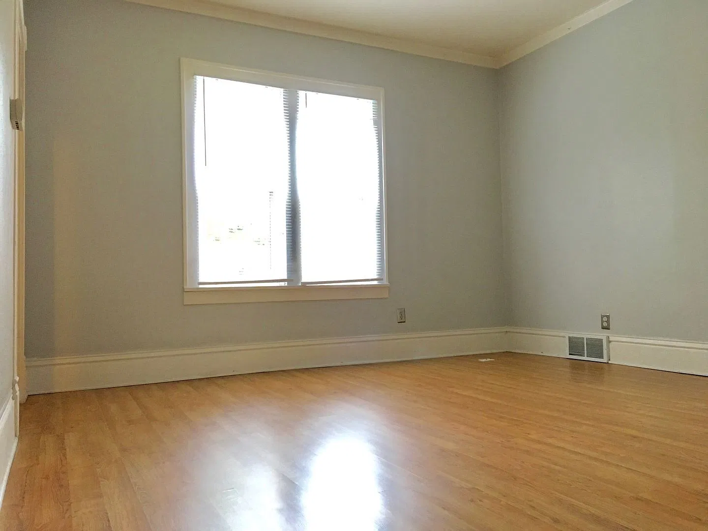3224 S Howell Ave — Photo 3