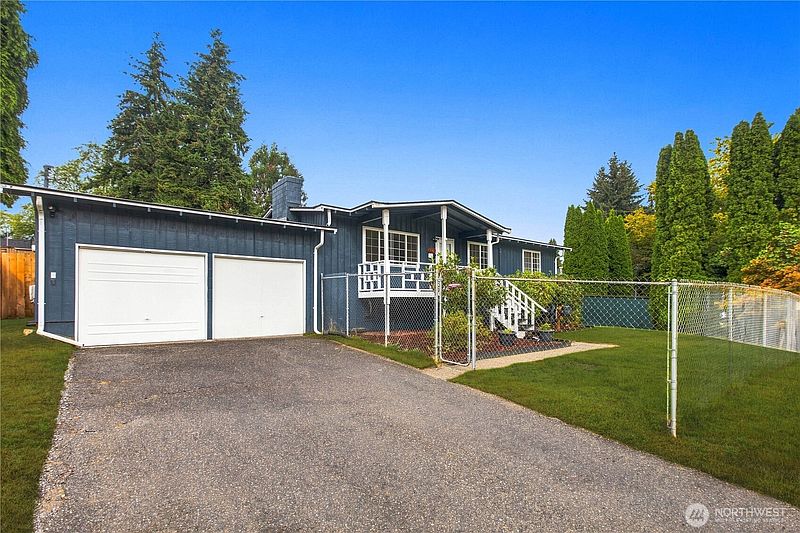 2nd image of 33211 26th Avenue SW