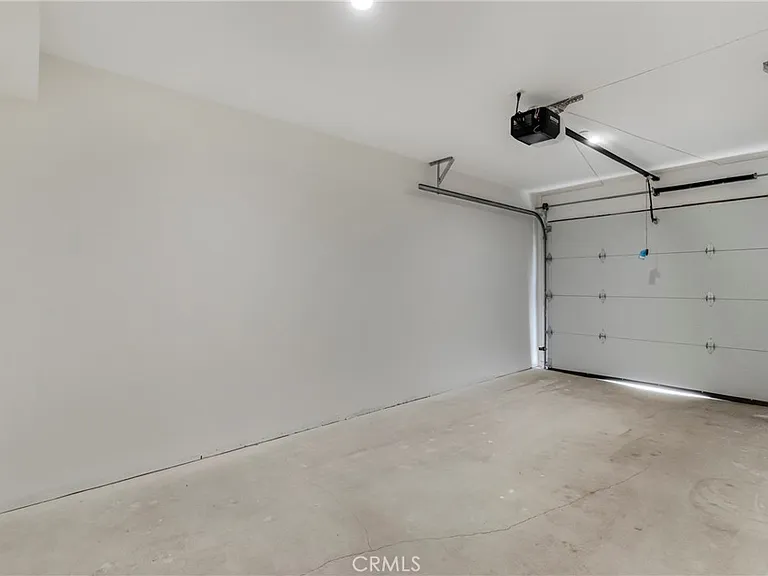4855 Woodman Ave — Photo 34