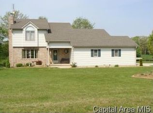 107 Rebecca Dr, Jacksonville, IL 62650