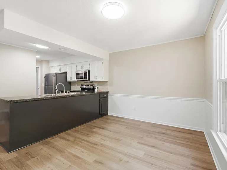 11804 Oakmont St — Photo 10