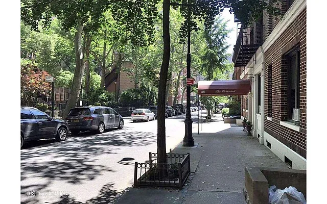 Rented by Douglas Elliman | media 22