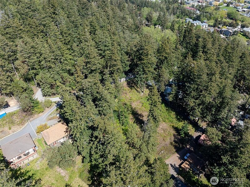 3rd image of 122 Geer Lane