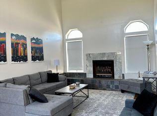 6124 Hazelhurst Pl #6, North Hollywood, CA 91606