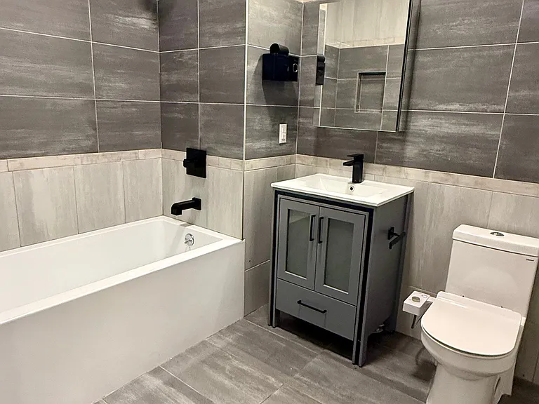 156 Erasmus St #1B — Photo 6