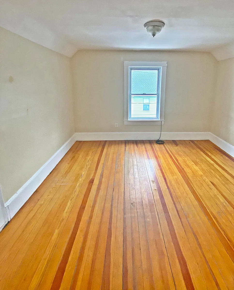 Building Photo - 28 Richardson St #3
