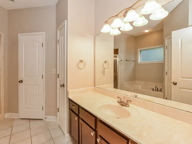 1140 Casentino St — Photo 11