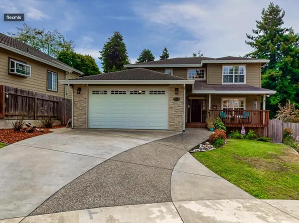 3920 Davis Ct, Eureka, CA 95503