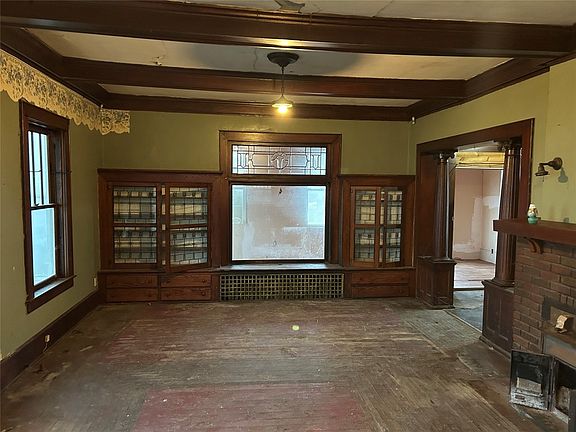 5th image of 333 W Erie St