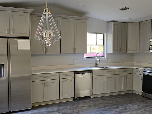 5th image of 106 W Palm Ct