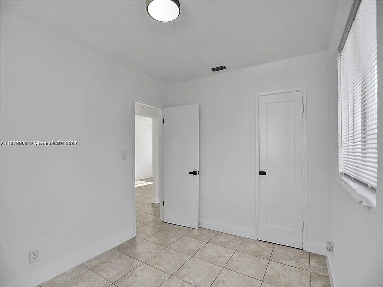708 N 20th Ct #1-2 — Photo 25