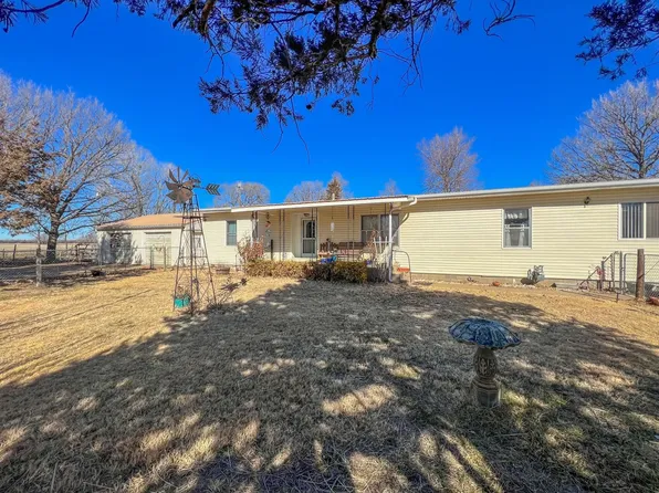 7170 Zolman Rd, Hutchinson, KS 67501