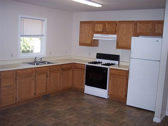 371 18th St. Kitchen