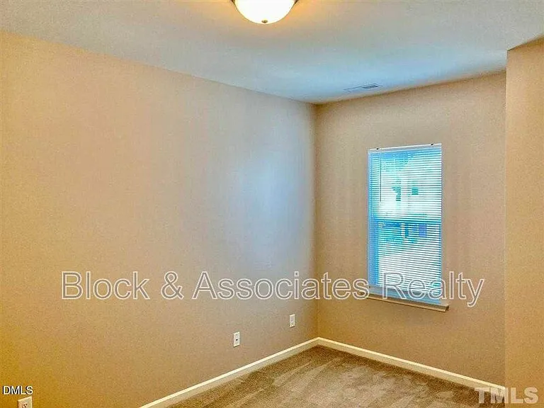 213 Churment Ct — Photo 12