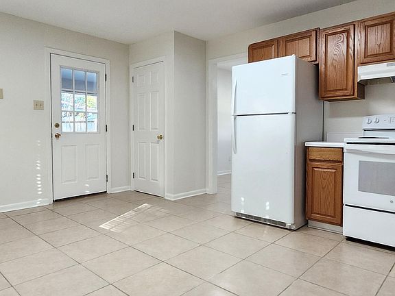 5th image of 6521 Lancaster Blvd