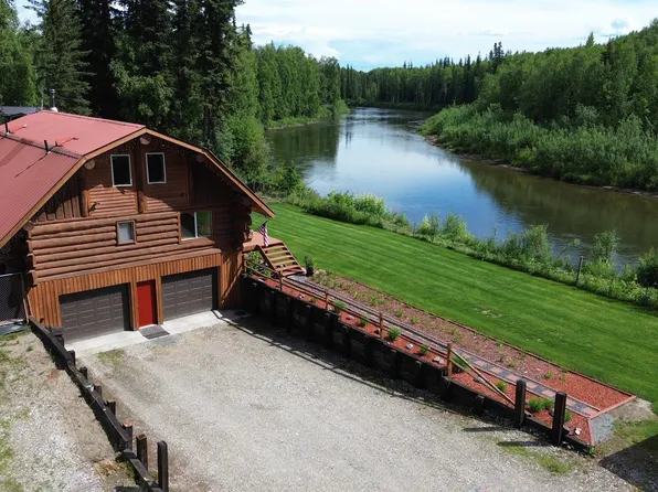 554 Steamboat Landing Rd, North Pole, AK 99705