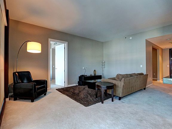 4th image of 4525 Dean Martin Dr Unit 1907